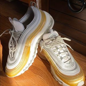 Nike women gold/white sneakers running shoes sz7.5